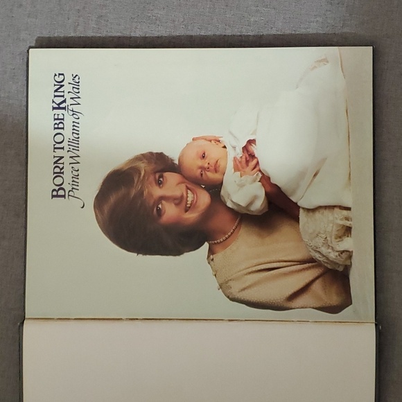 Born to be King book Prince William of Wales about 127 pages - Picture 8 of 17
